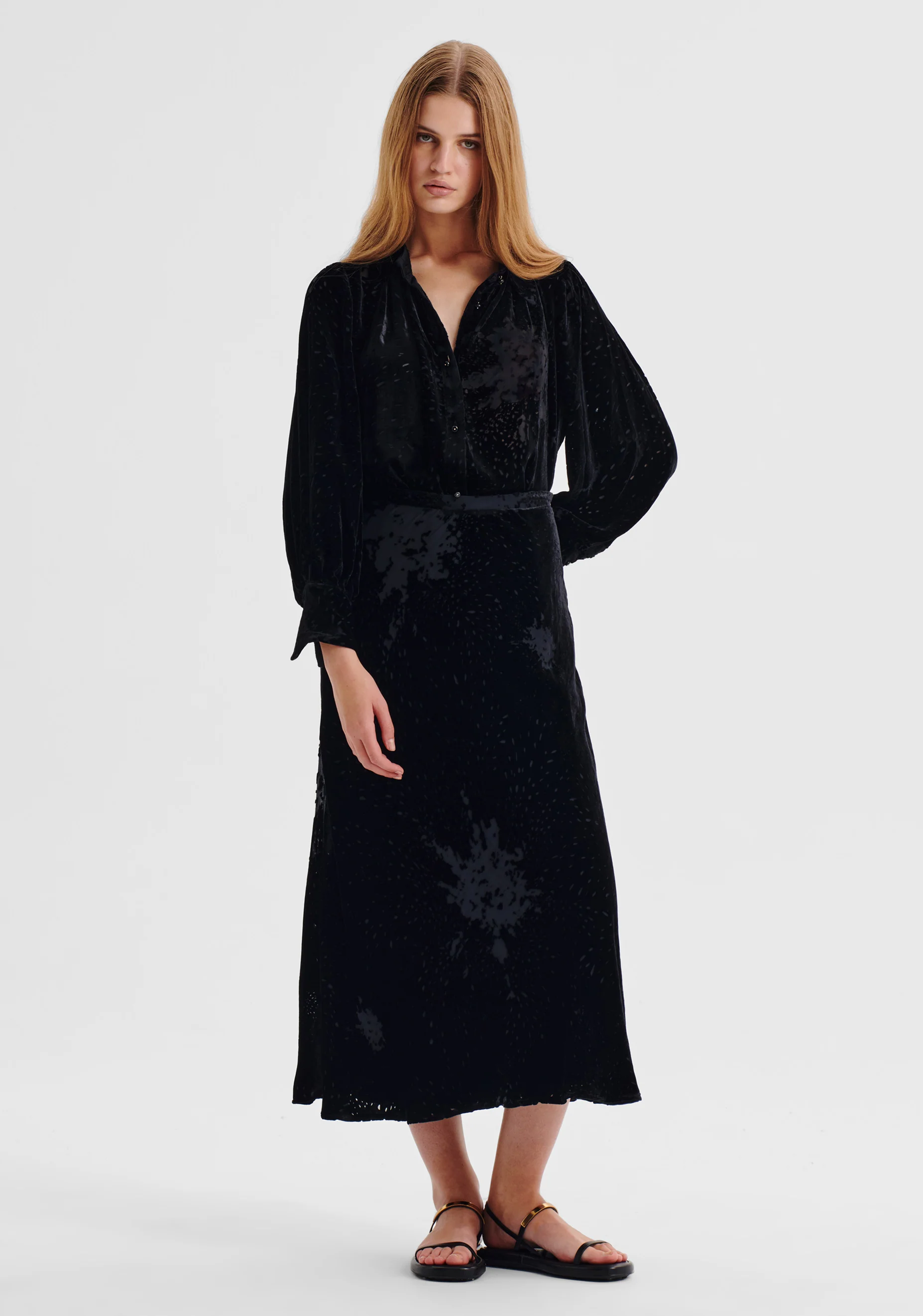 Aurora Velvet Blouse_Black - Image 3