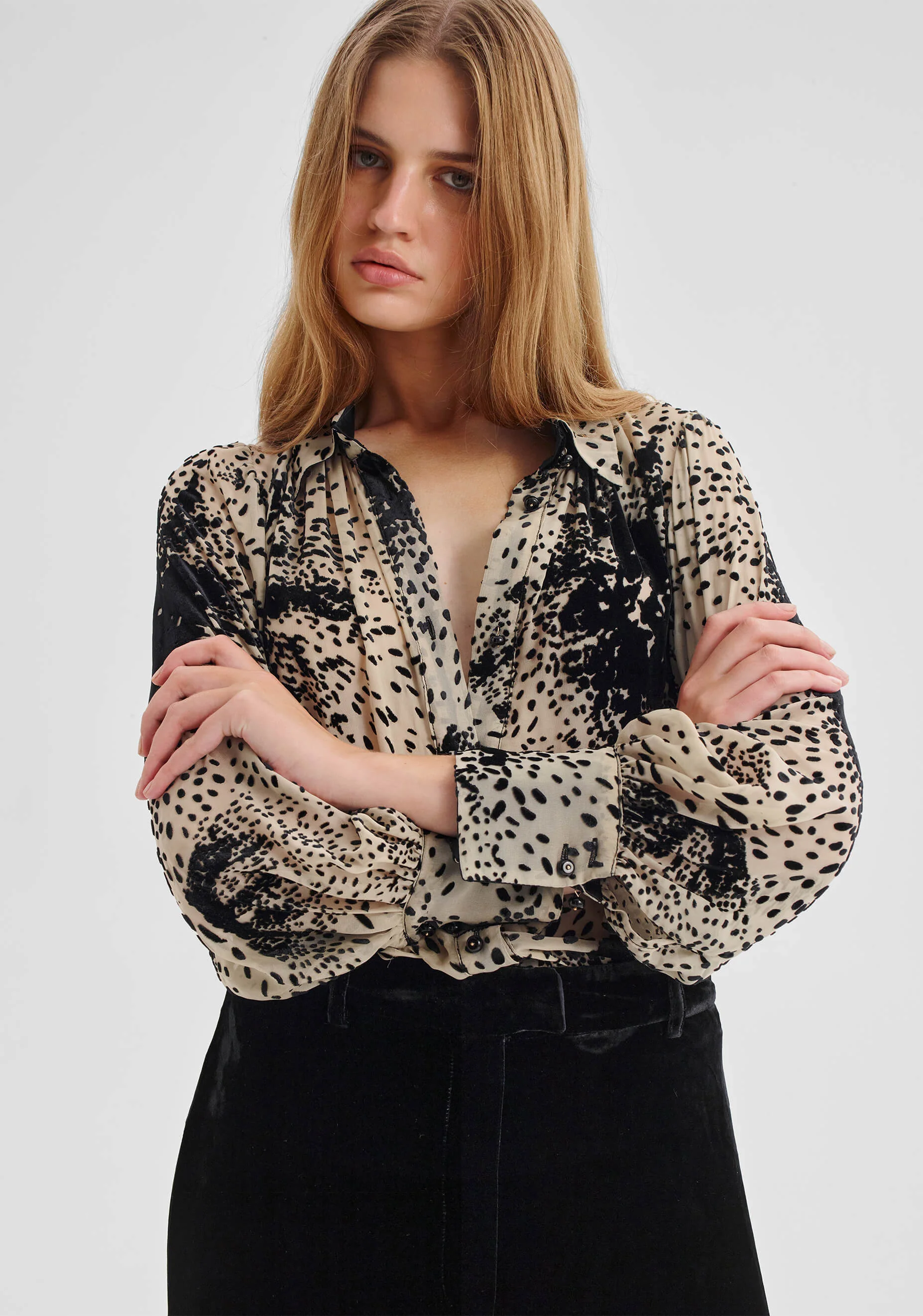 Aurora Velvet Blouse_Ecru