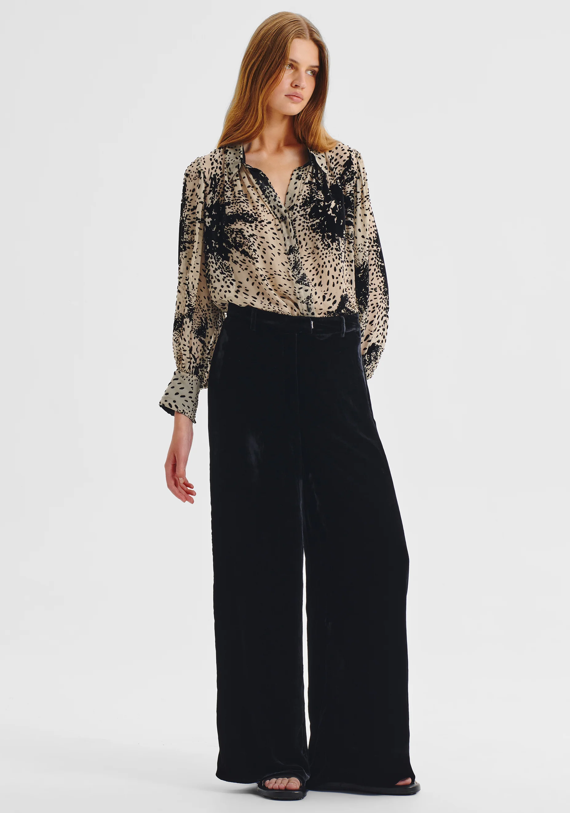 Aurora Velvet Pant_Black - Image 2