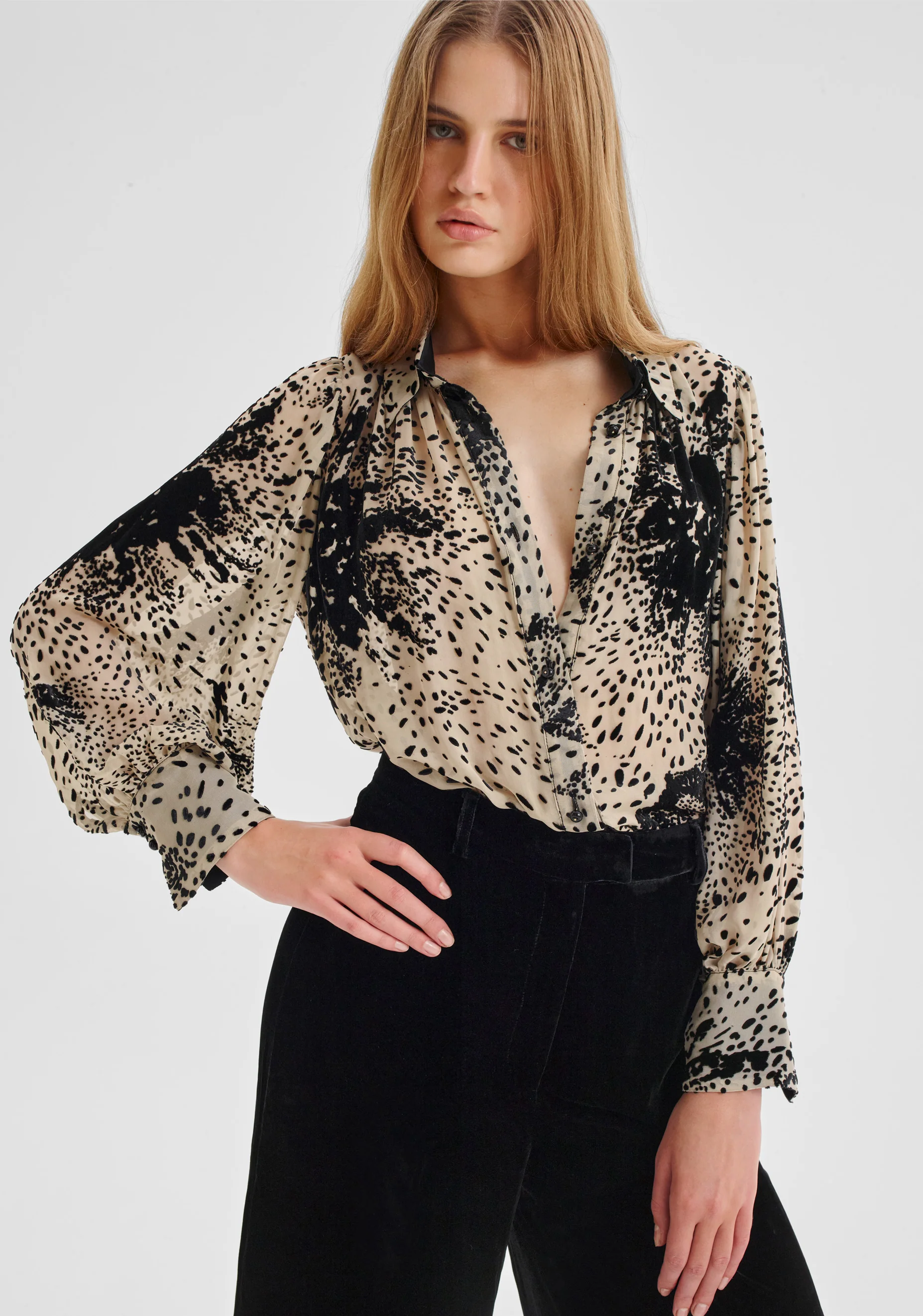 Aurora Velvet Pant_Black - Image 3