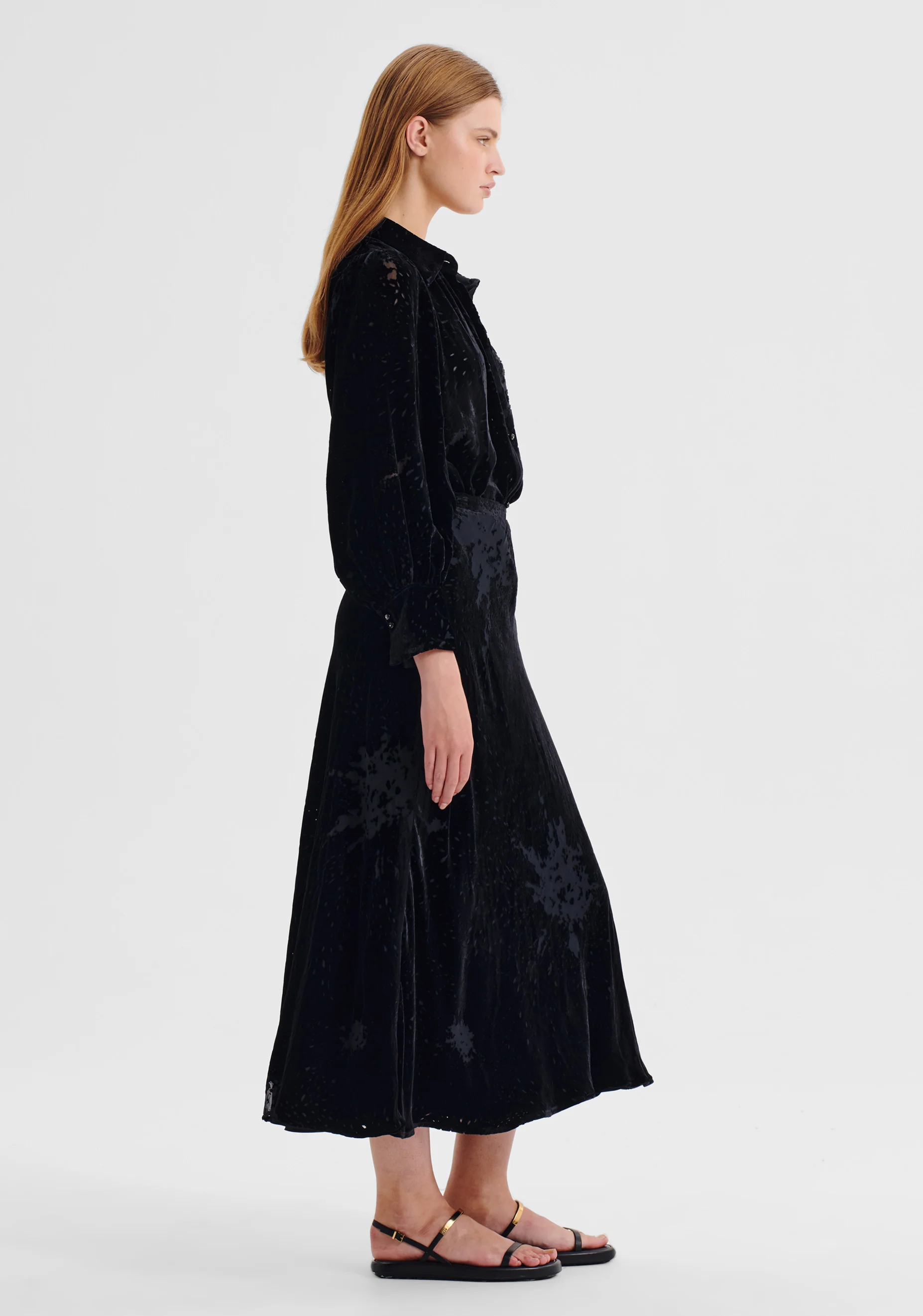 Aurora Velvet Skirt_Black - Image 3