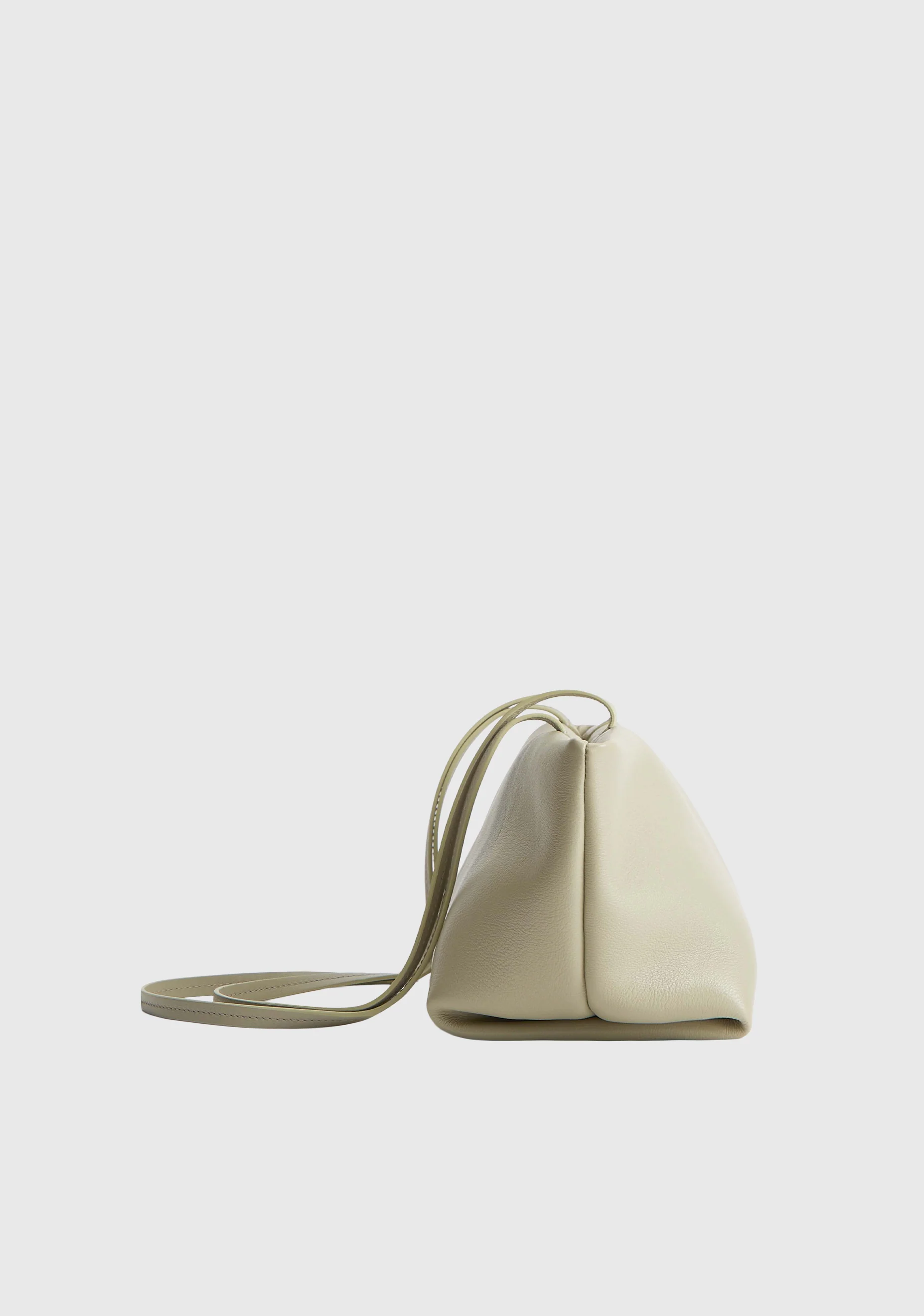 Boulevard Sling Leather Bag_Cream - Image 5