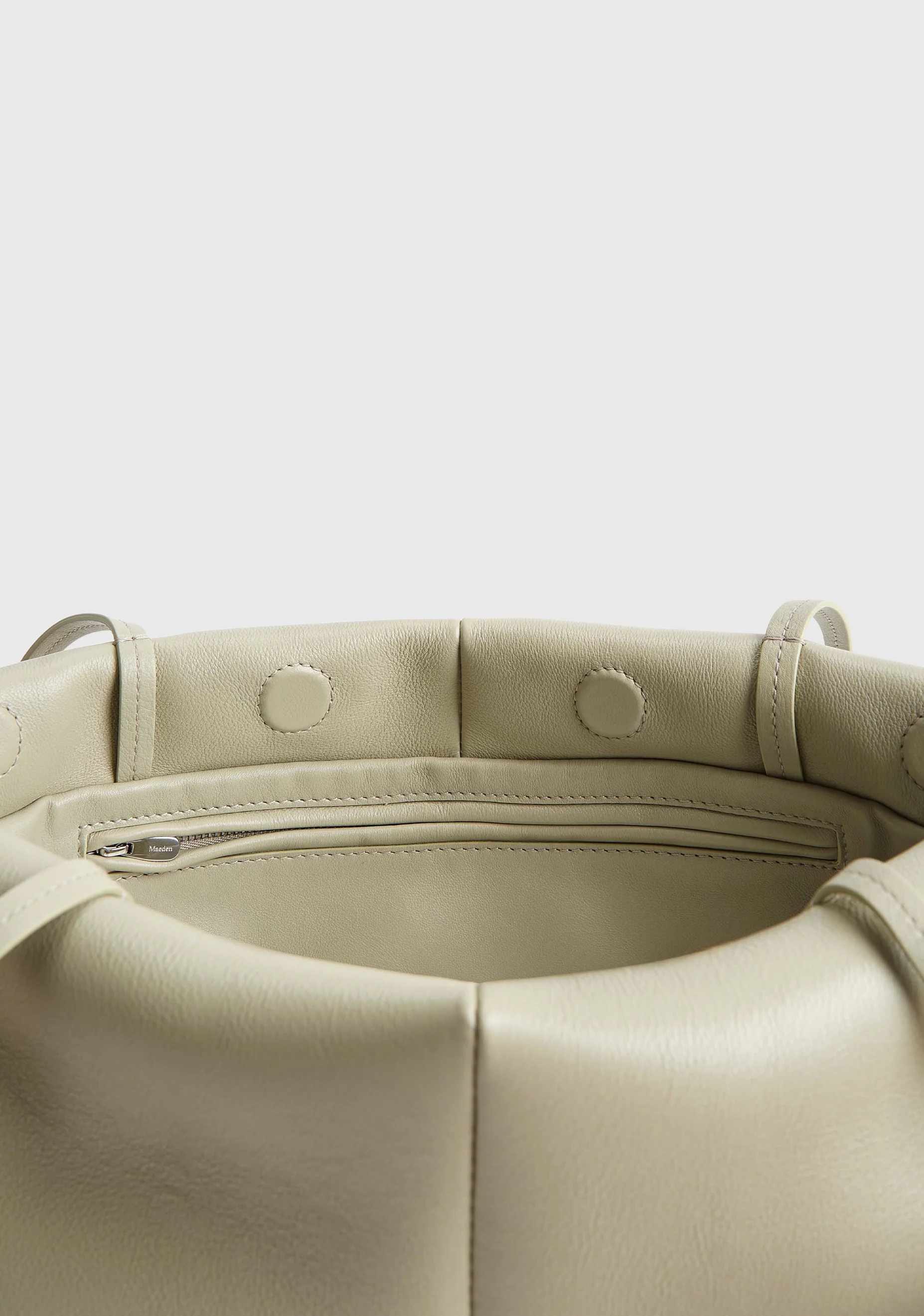Boulevard Sling Leather Bag_Cream - Image 6