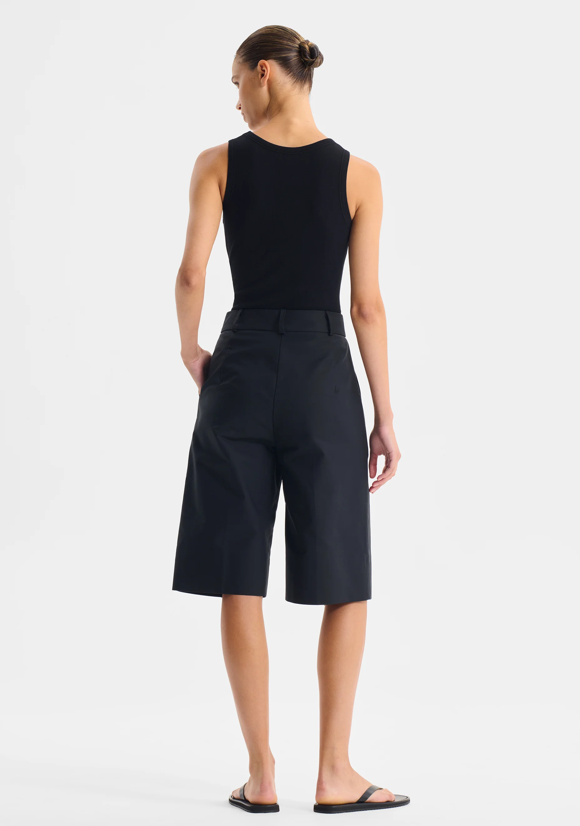 Elliott Bermuda Short_Black - Image 3