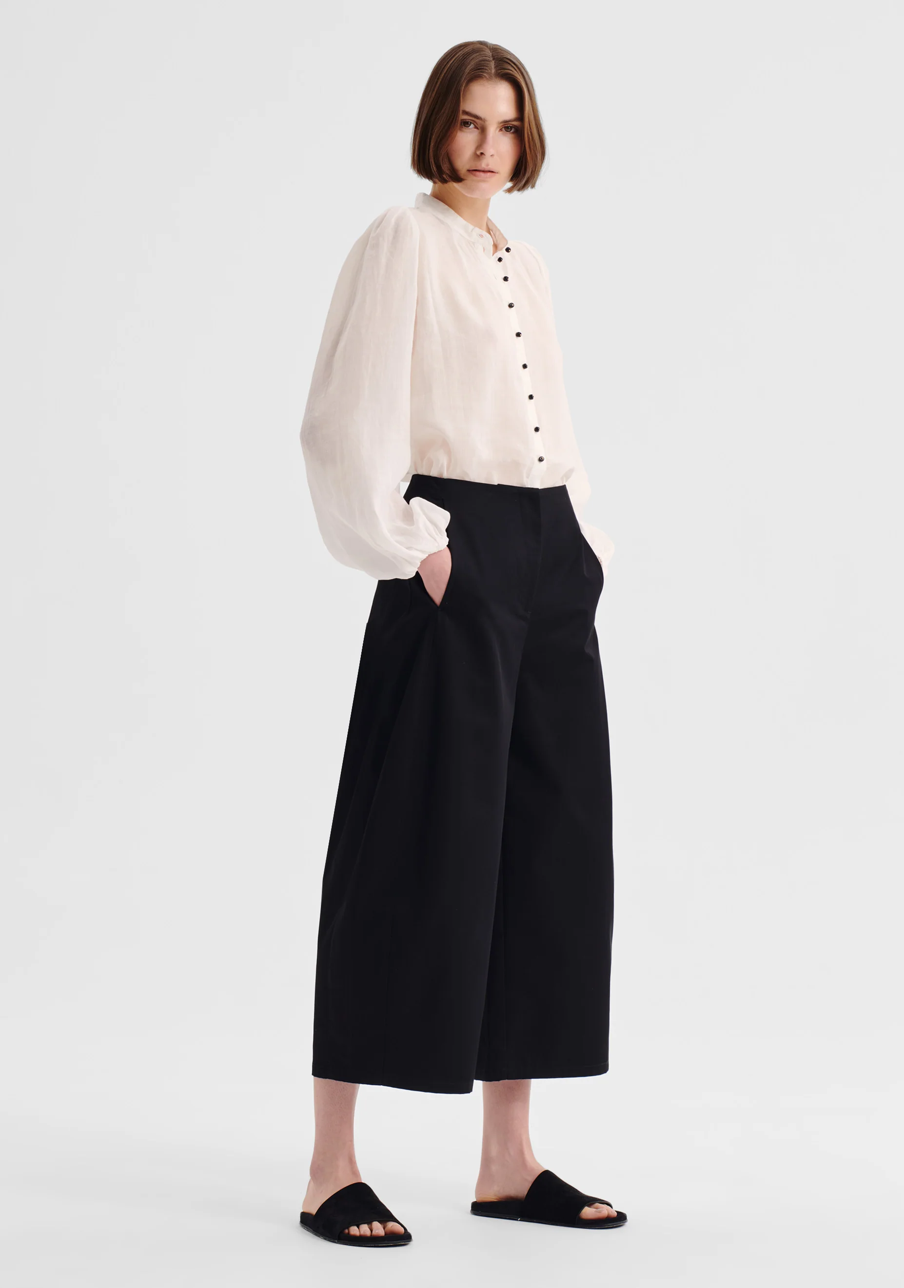 Jordan Crop Pant_Black - Image 3