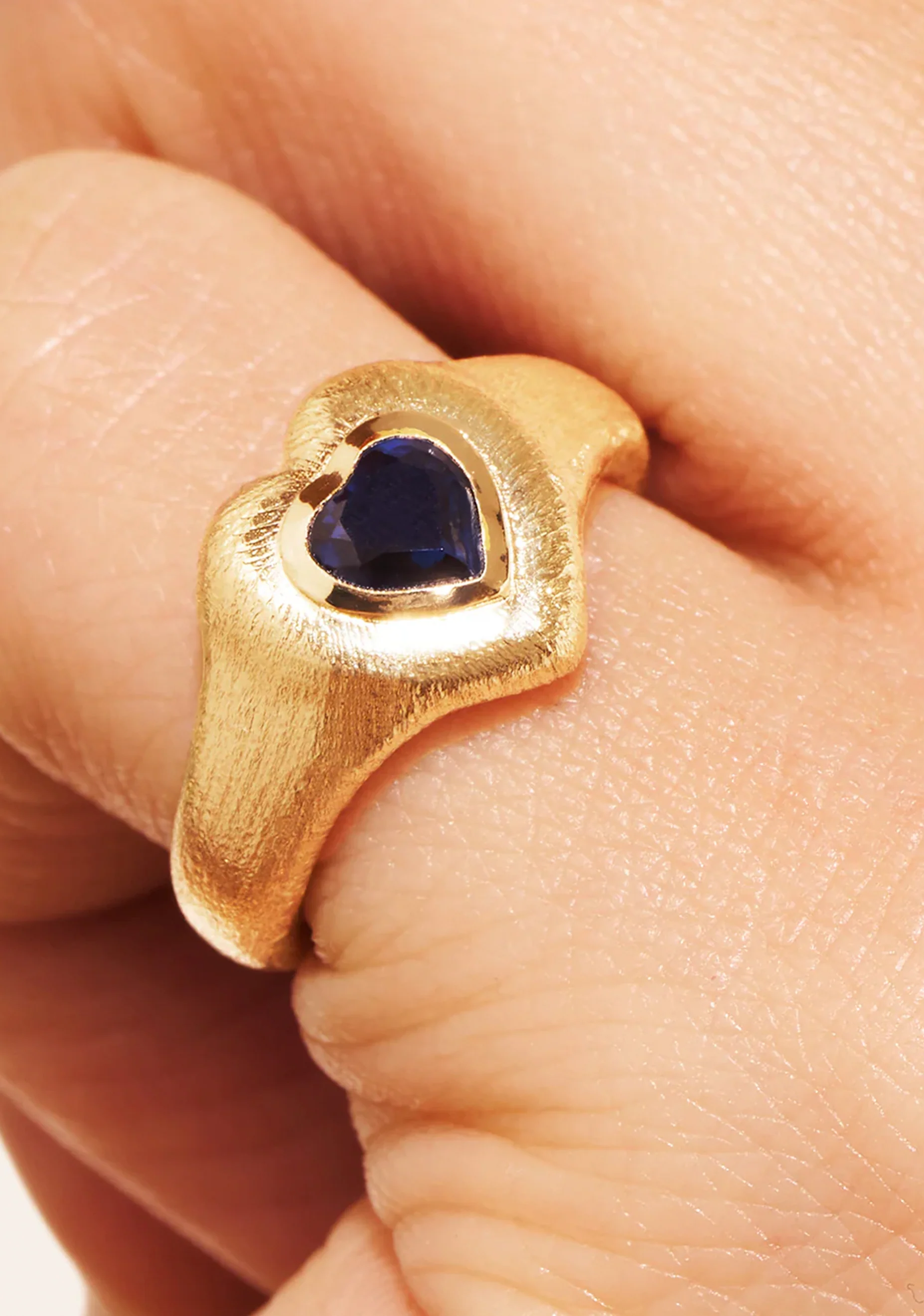 Magnetic Heart Ring_Cobalt - Image 2