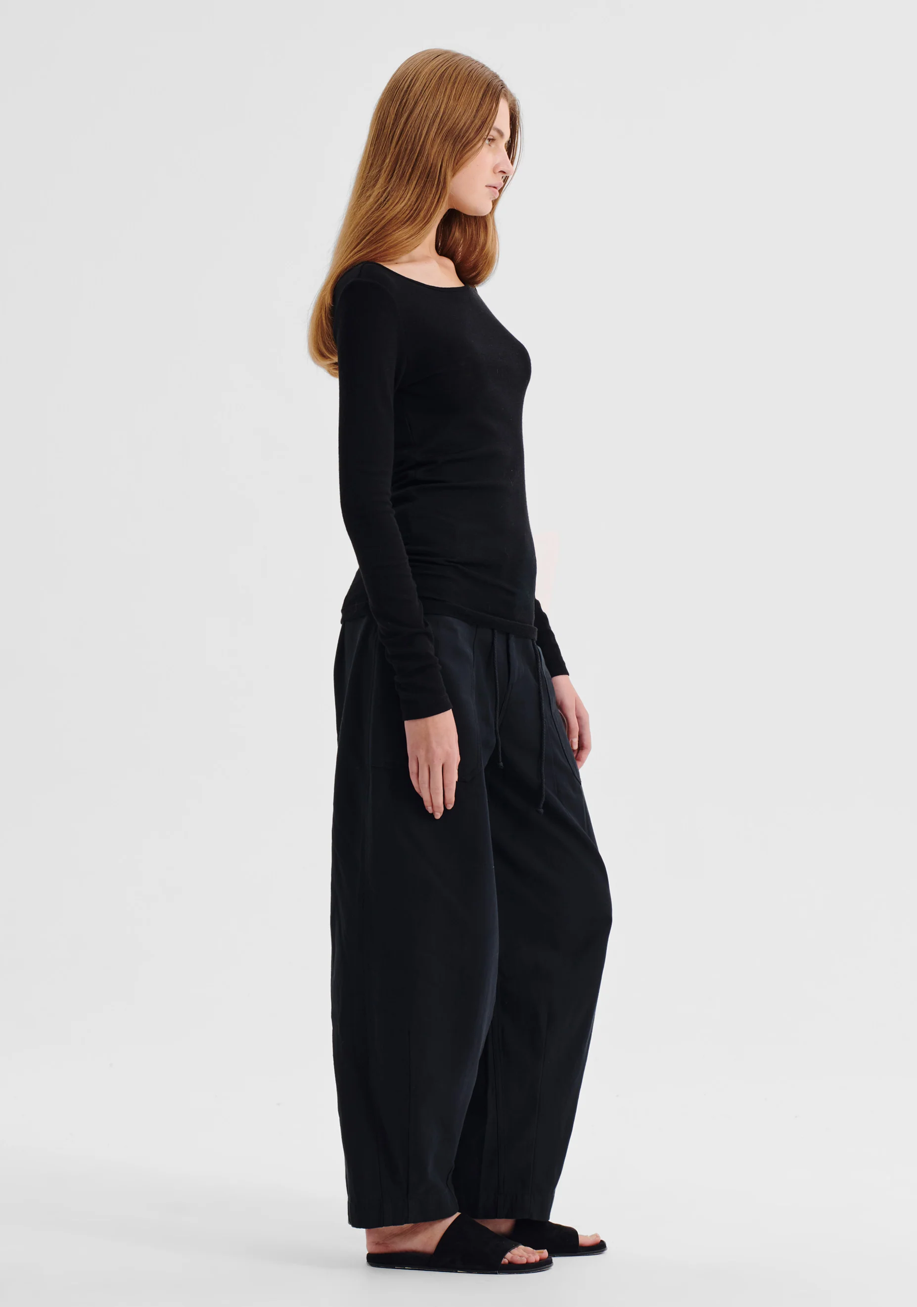 Morri Merino Round Neck_Black - Image 4