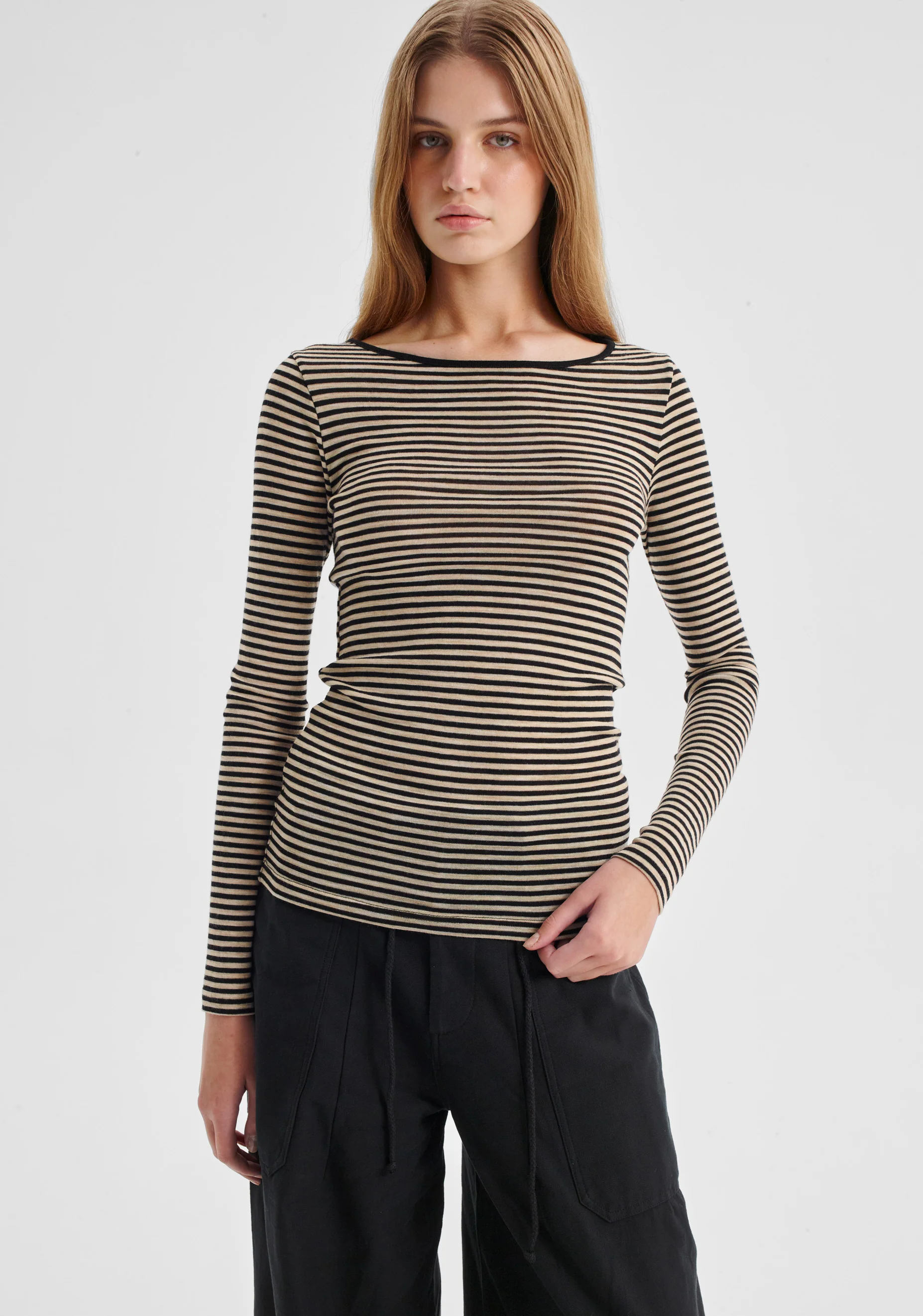 Morri Merino Stripe Round Neck_Birch Black - Image 4