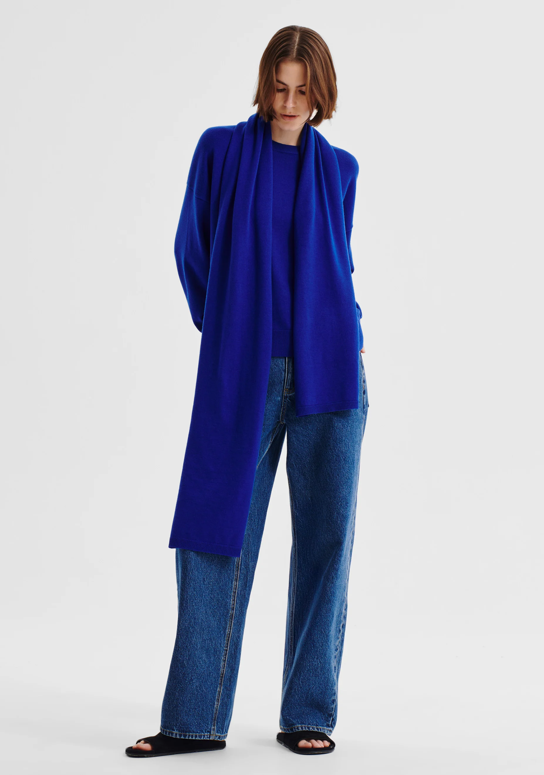 Payton Merino Knit Scarf_Cobalt - Image 3