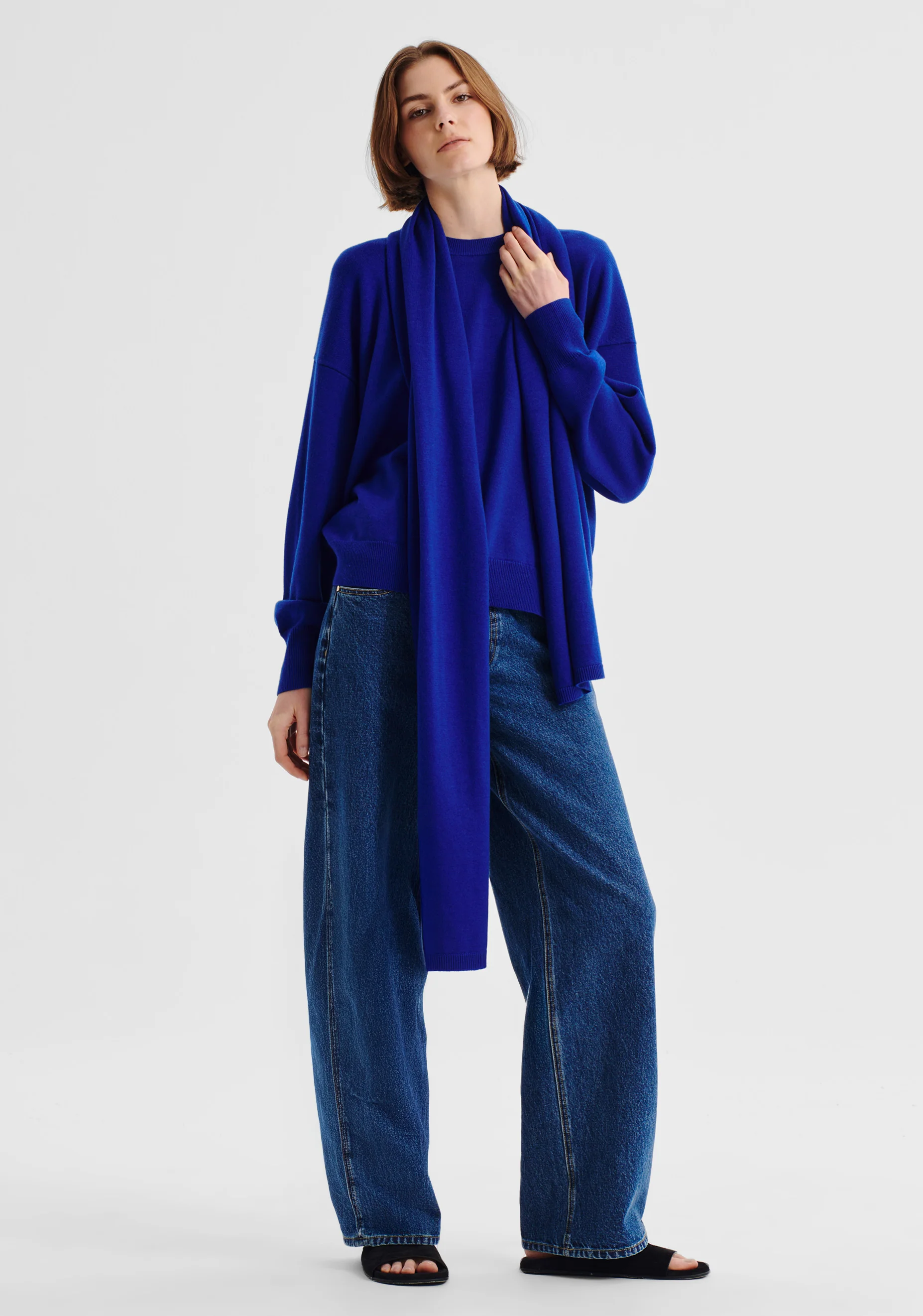 Payton Merino Knit Scarf_Cobalt - Image 4