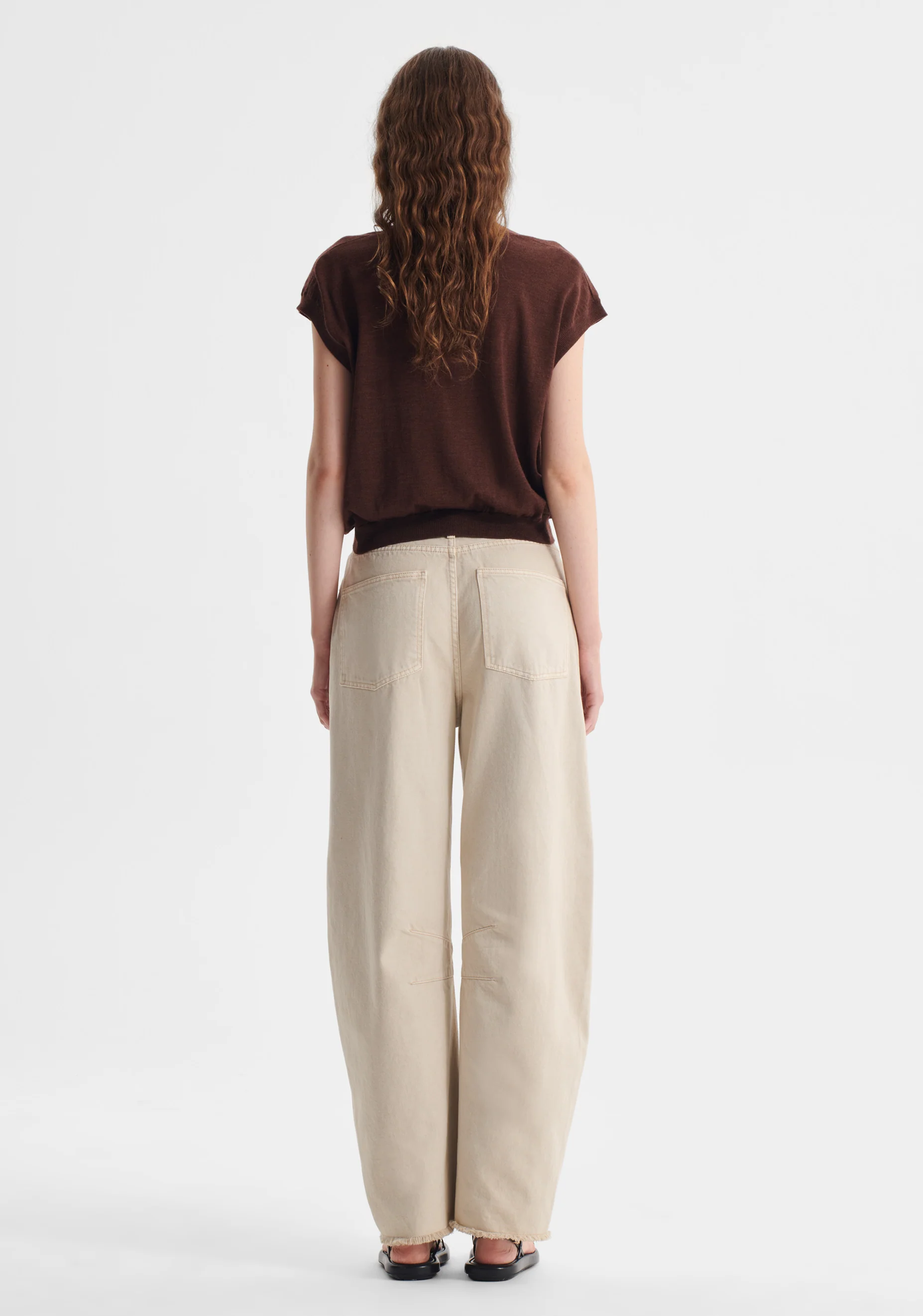 River Knit Vest_Toffee - Image 5
