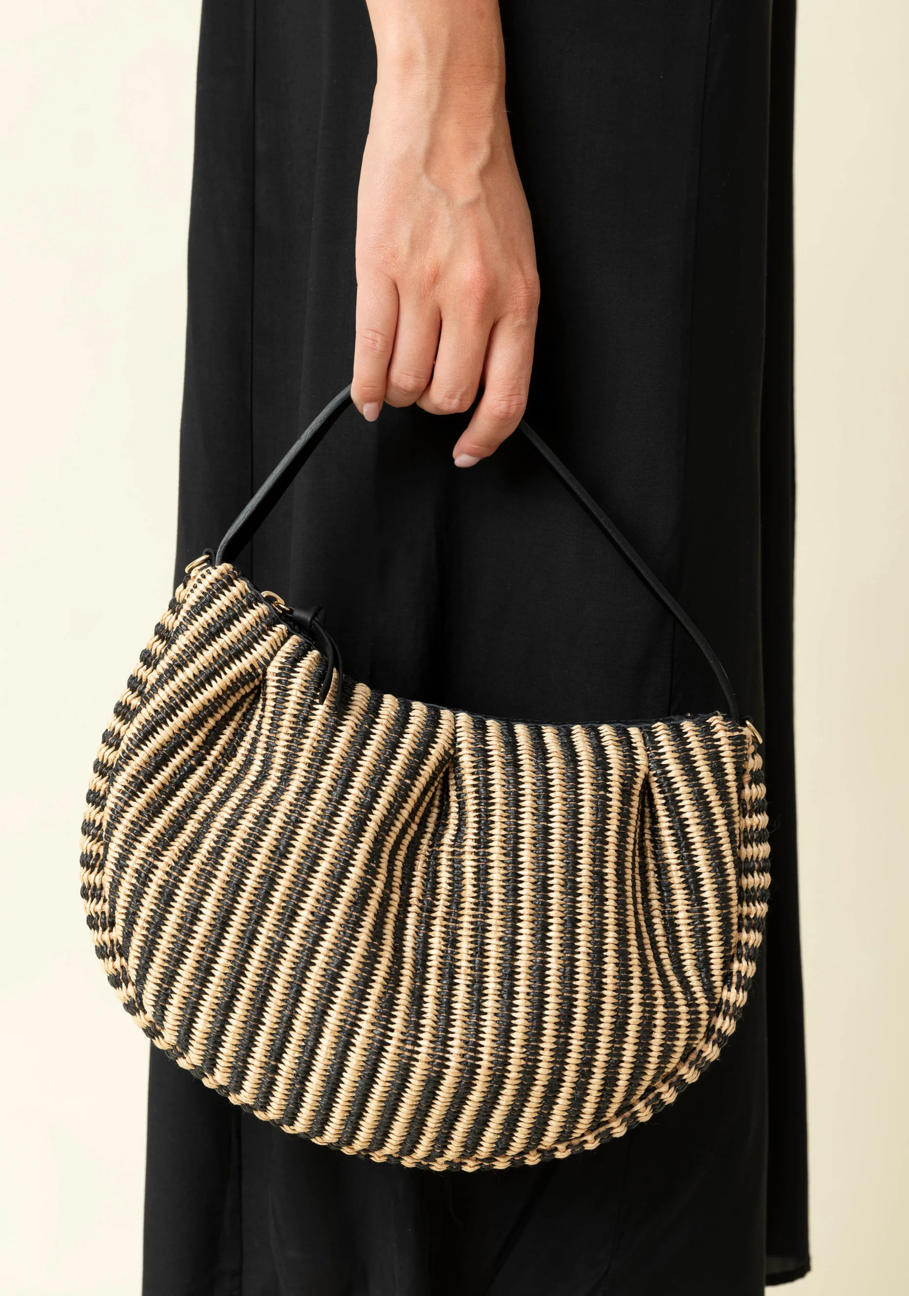 Shell Rafia Bag_Black Natural - Image 2