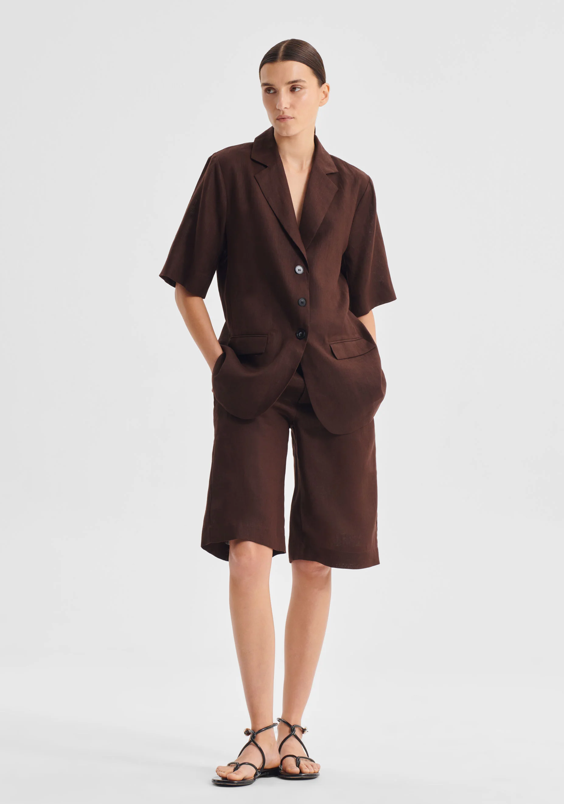 Sonny Linen Bermuda Short_Chocolate - Image 2