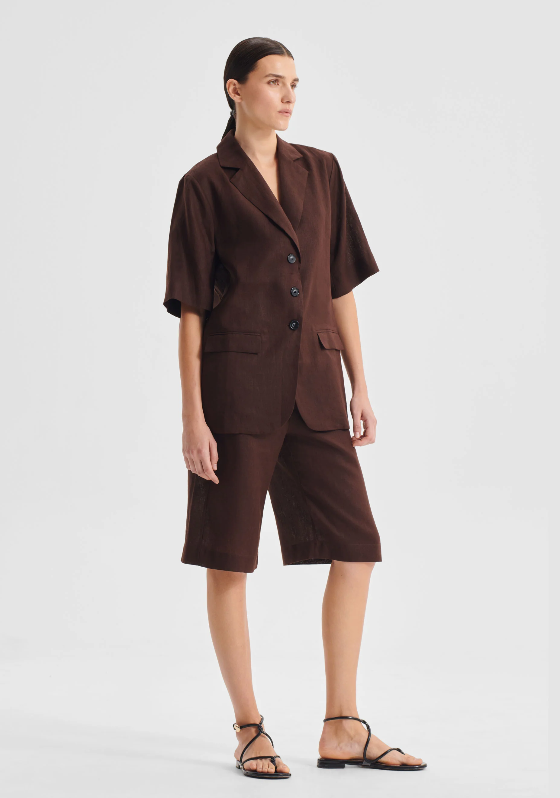 Sonny Linen Bermuda Short_Chocolate - Image 3