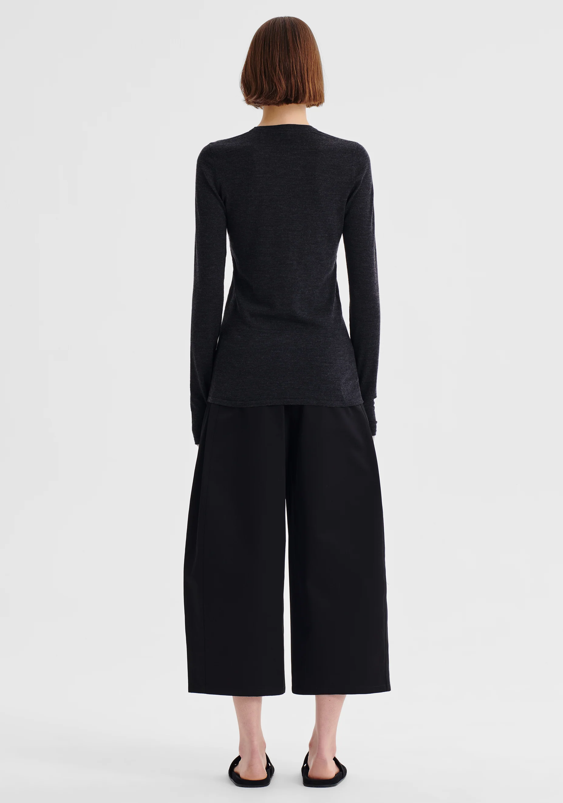Theodore Fine Merino Knit Top_Charcoal - Image 4