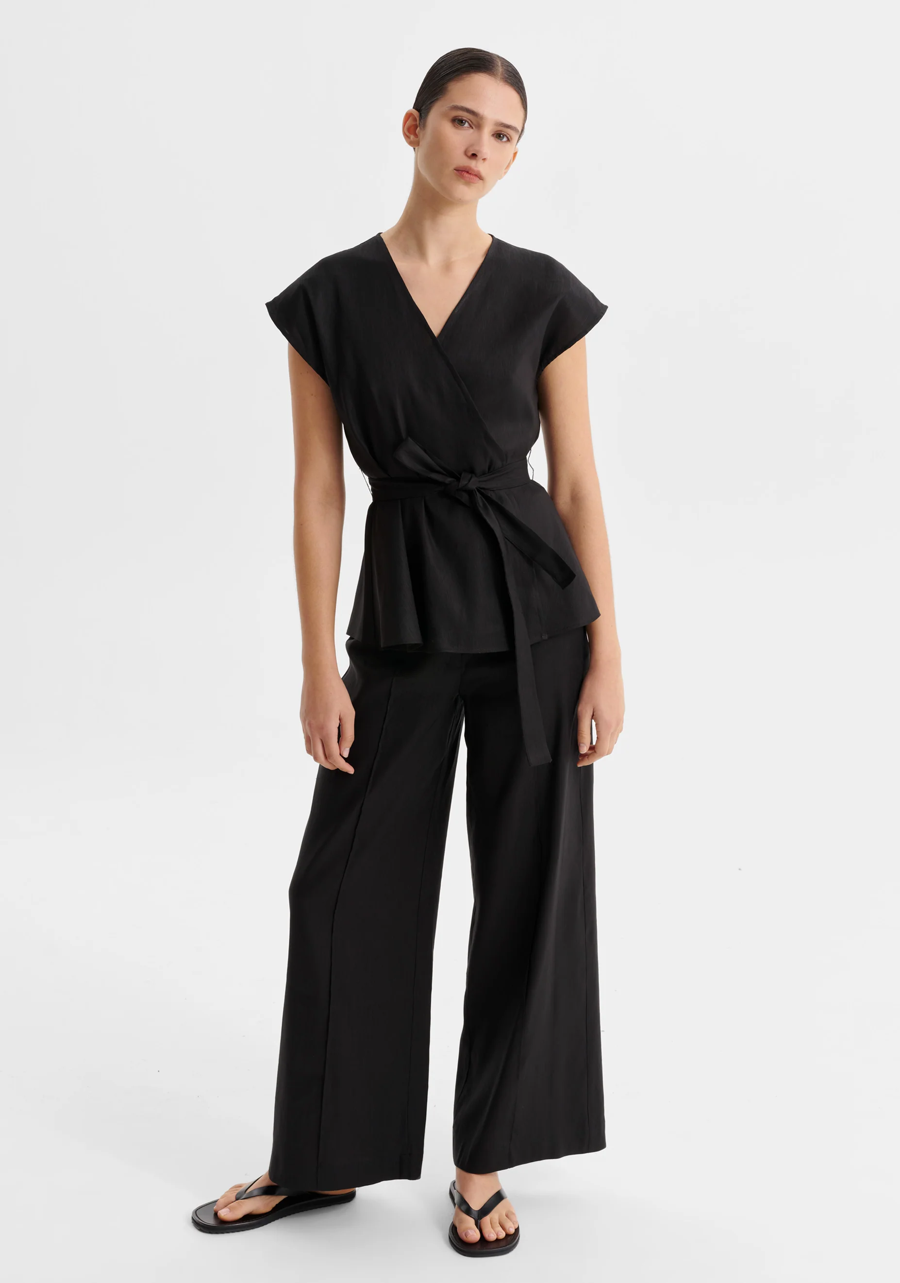 Victoria Pintuck Pant_Black