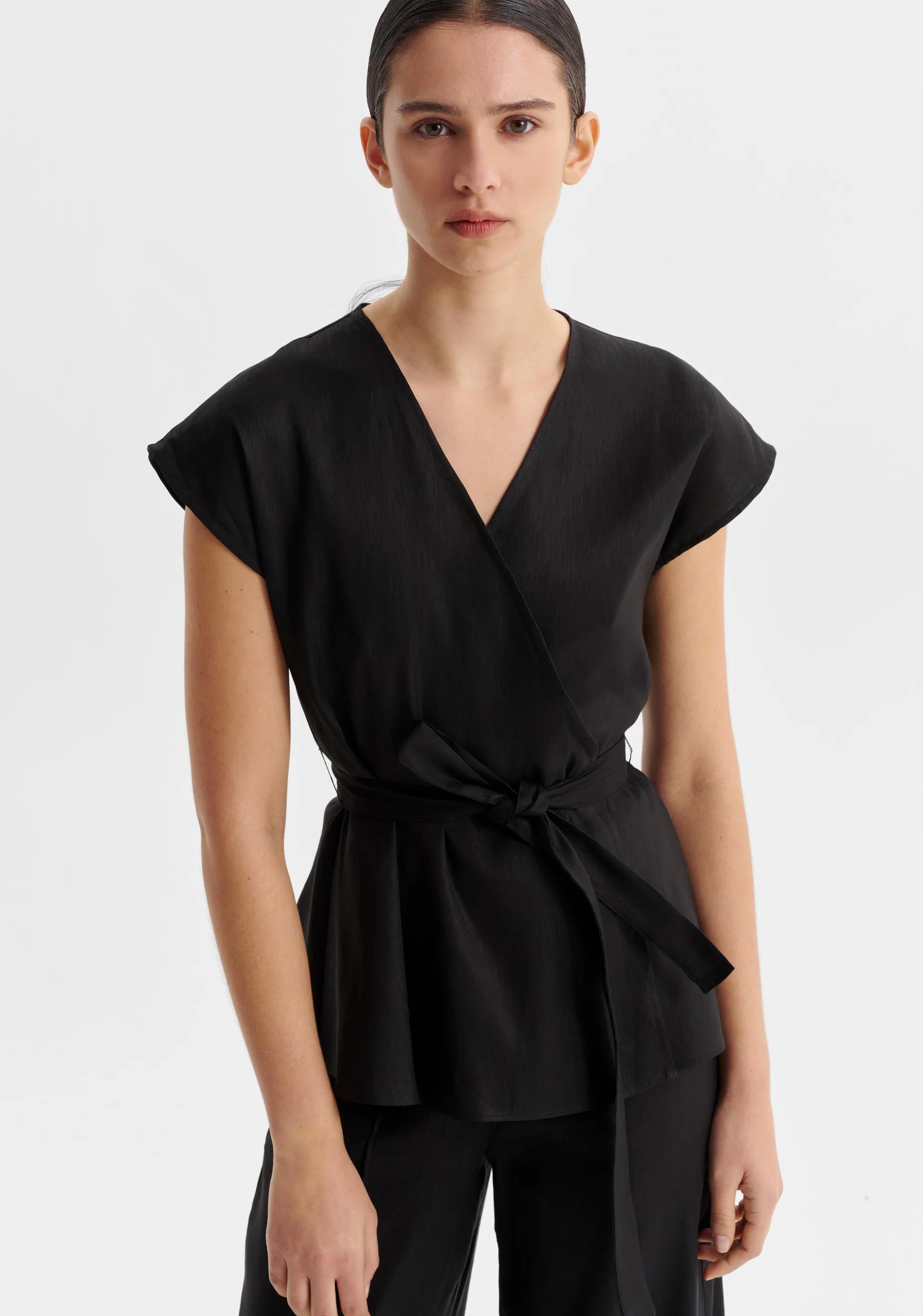 Victoria Top_Black - Image 3