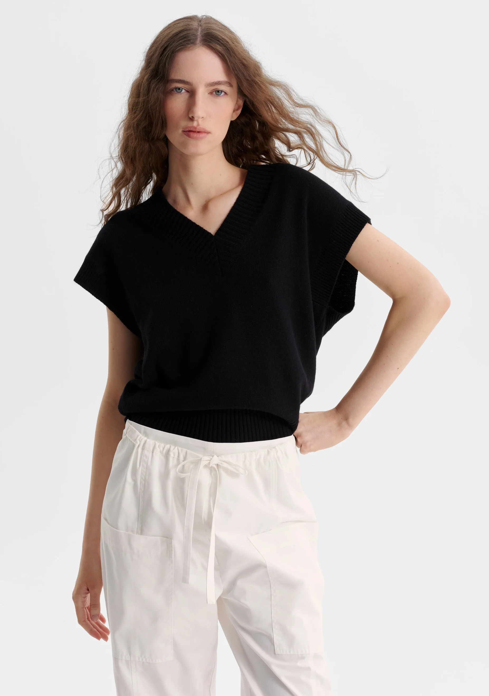 Winston Knit Vest_Black - Image 3
