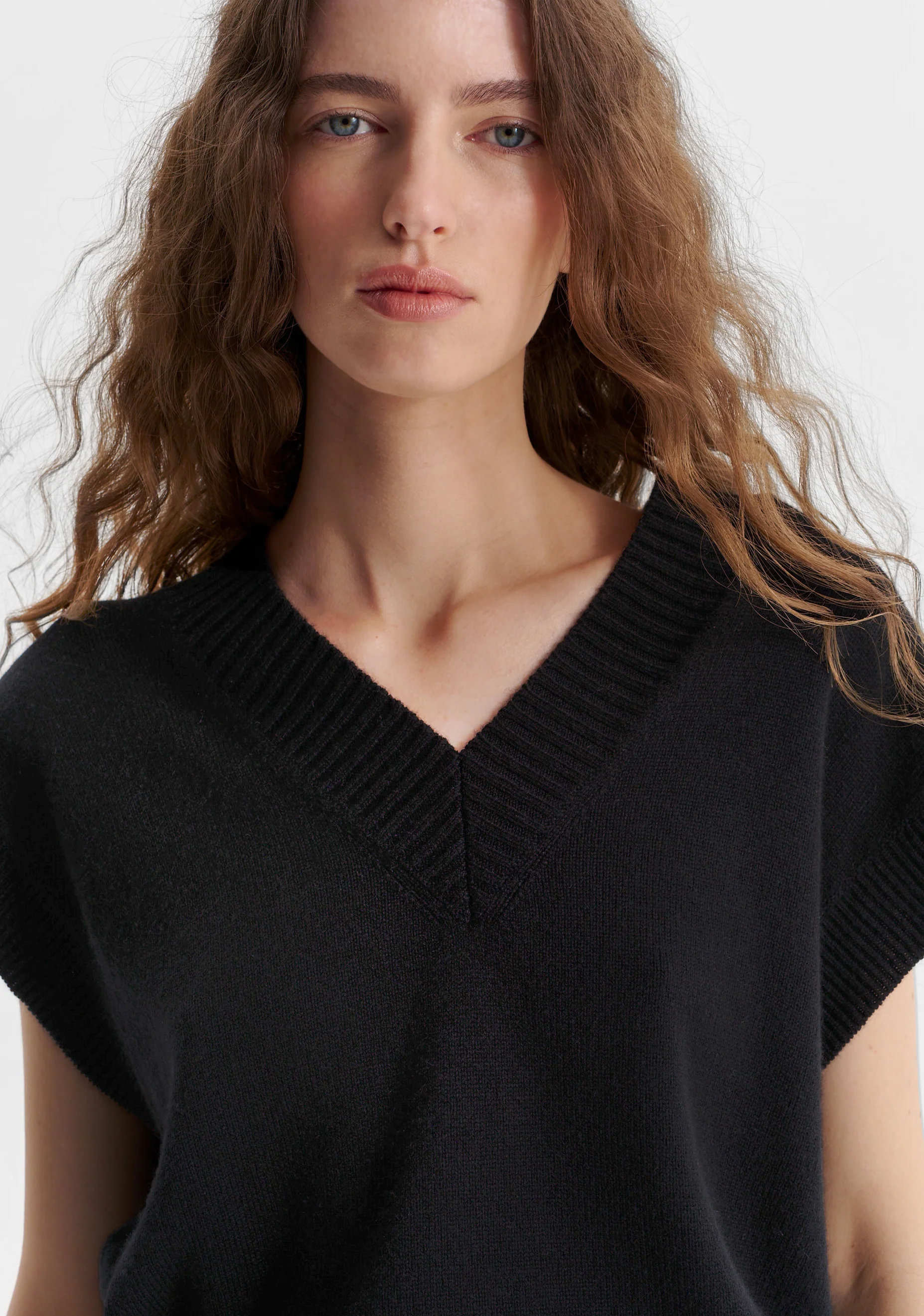 Winston Knit Vest_Black - Image 4